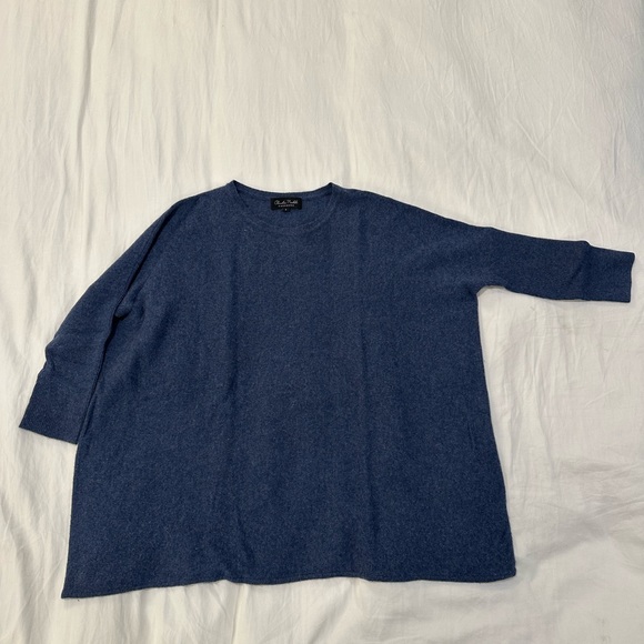 Claudia Nicole Blue Oversized Cashmere Sweater - Picture 1 of 3